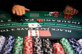 Opsi taruhan dan saldo pemain di meja Domino QQ semeru 4d
